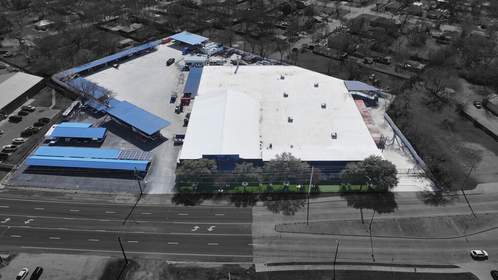 More Photos Of 5700 E Belknap St, Haltom City Warehouse For Sale