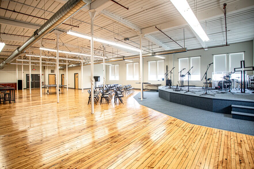 More Photos Of 145 Globe St, Fall River Office For Sale