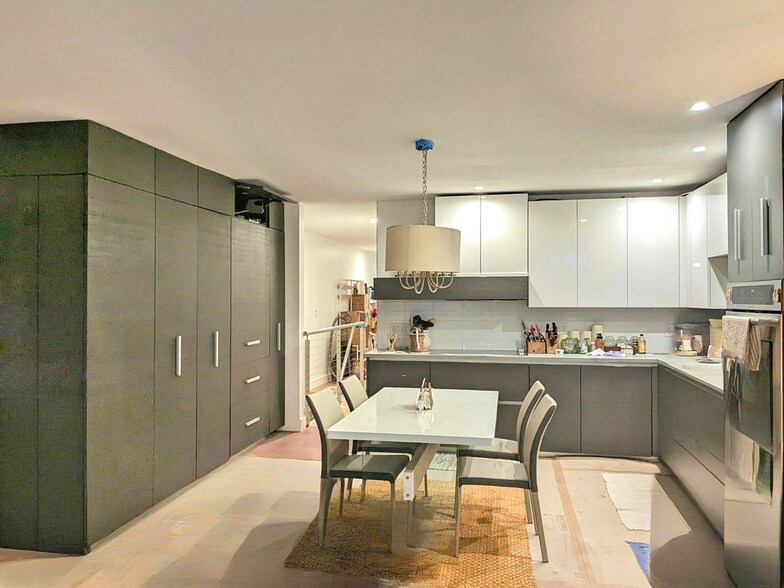 More Photos Of 338 W 71st St, New York Apartments For Sale