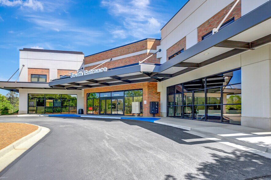 More Photos Of 101 Yorktown Dr, Fayetteville Medical For Lease