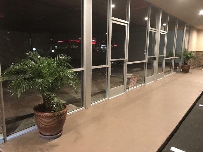 More Photos Of 6921 Cerritos Ave, Stanton Storefront Retail Office For Lease