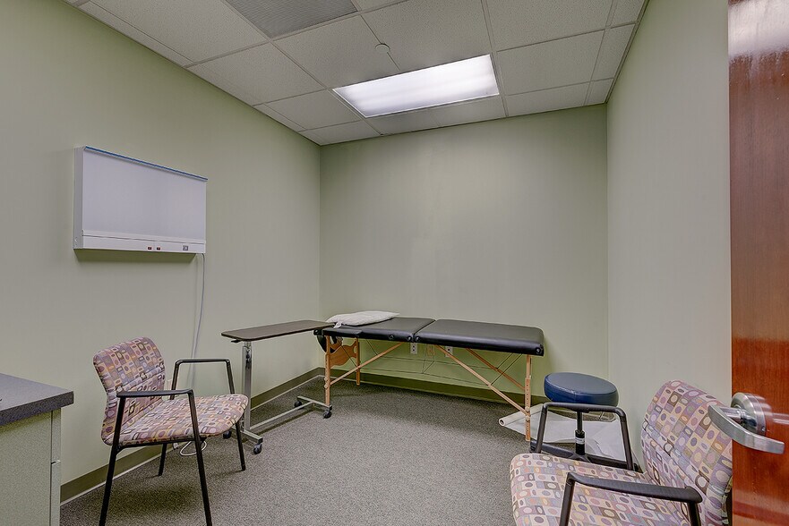 More Photos Of 855 Lehigh Ave, Union Township Office For Lease