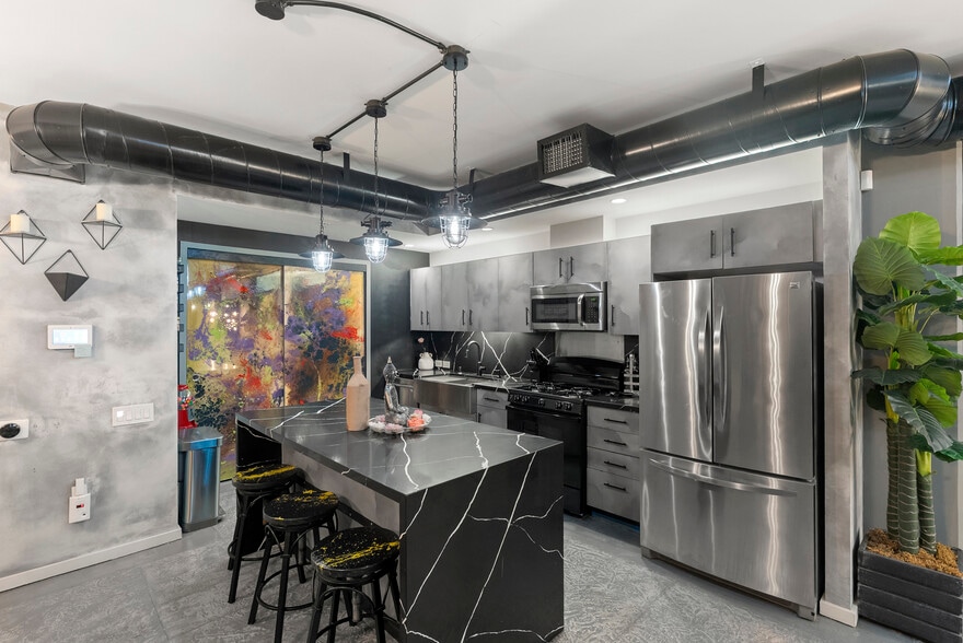 More Photos Of 302-390 11th Ave, San Diego Apartments For Sale