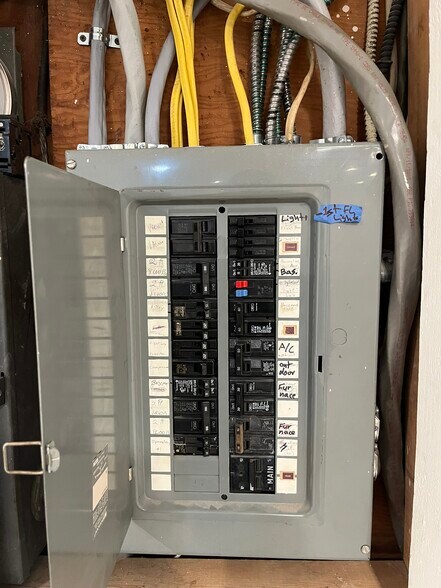 More Photos Of 5 Barney Cir SE, Washington Medical For Lease