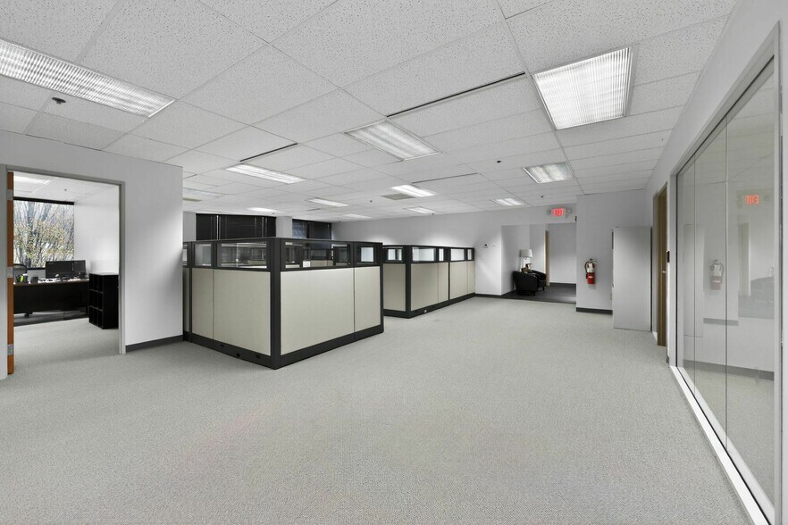 More Photos Of 400 TechneCenter Dr, Milford Office For Sale