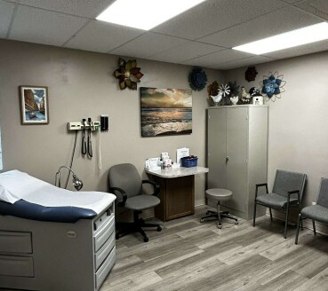 More Photos Of 108 Grove St, Eagle Medical For Sale