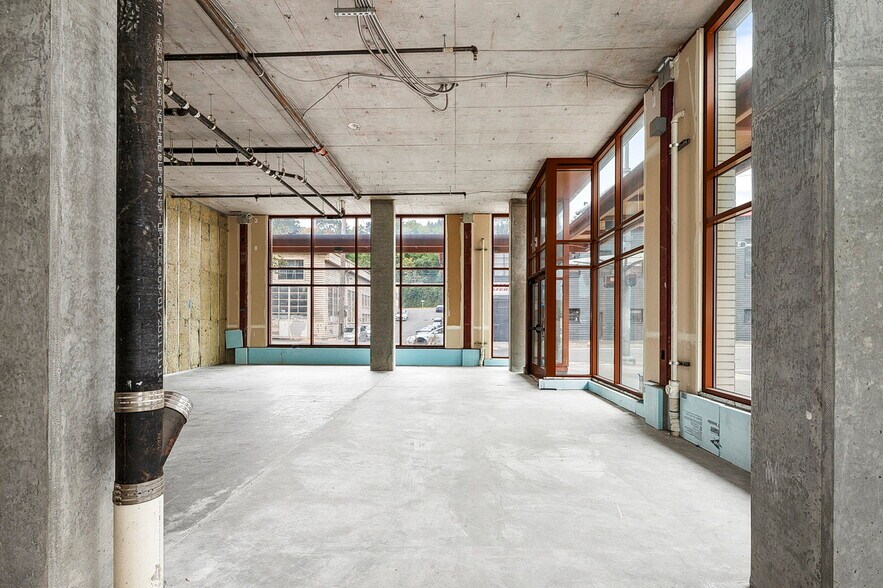 More Photos Of 610 S Lowell St, Portland Storefront Retail Office For Lease