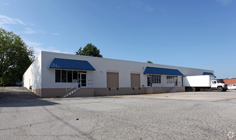 More Photos Of 1207 Textile Pl, High Point Warehouse For Lease