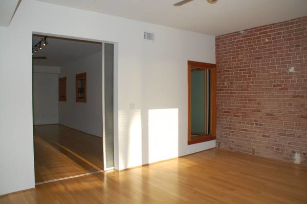 More Photos Of 8 Brooks Ave, Venice Apartments For Lease