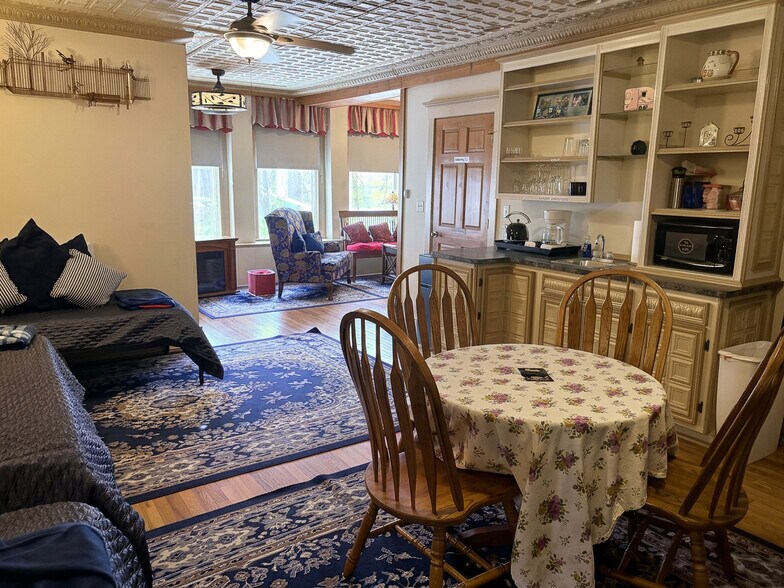 More Photos Of 160 Spring St, Eureka Springs Hospitality For Sale