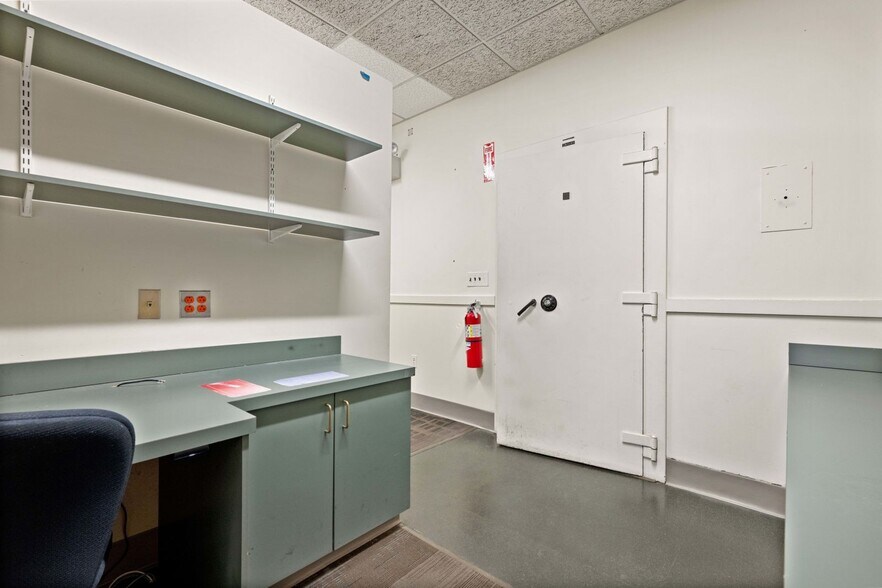 More Photos Of 1847-1855 Massachusetts Ave, Cambridge General Retail For Sale