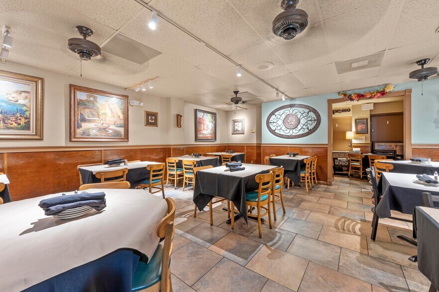 More Photos Of 7390 Shoal Line Blvd, Weeki Wachee Specialty For Sale