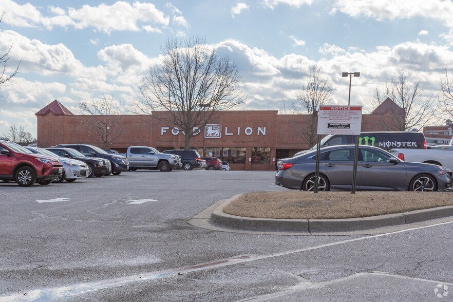 More Photos Of 121 N Crain Hwy, Glen Burnie Supermarket For Lease