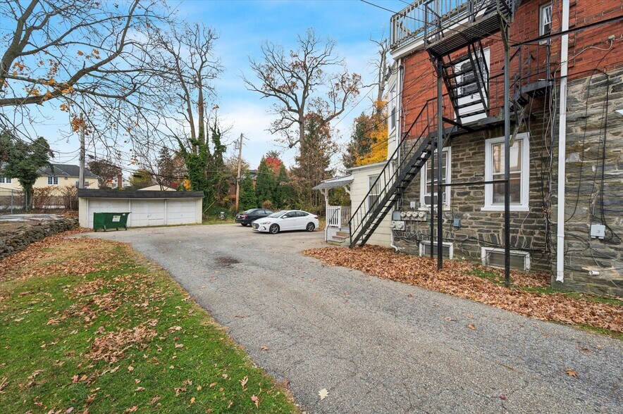 More Photos Of 107 Walnut Ave, Ardmore Apartments For Sale