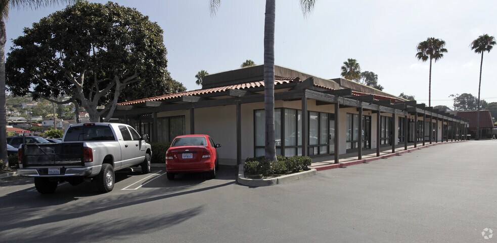More Photos Of 2340 S El Camino Real, San Clemente Office For Lease