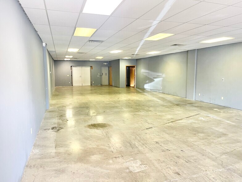 More Photos Of 3530-3572 E US Highway 30, Warsaw Unknown For Lease