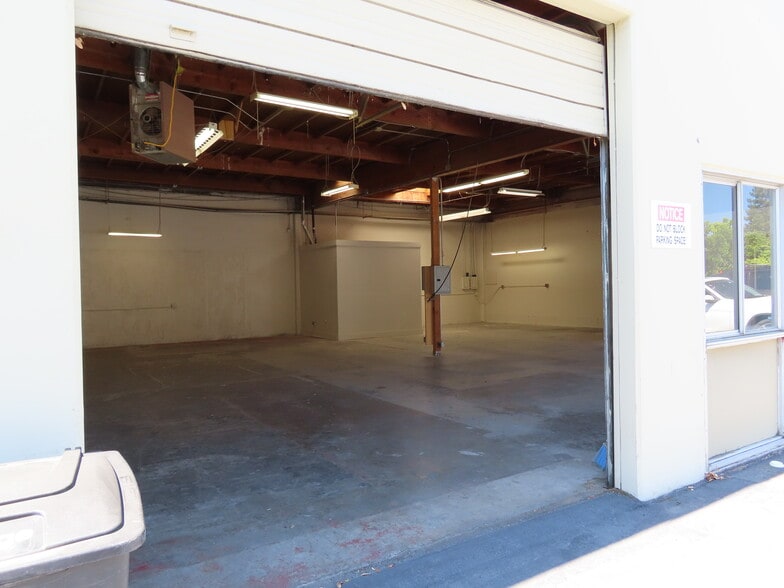 More Photos Of 716 San Antonio Rd, Palo Alto Manufacturing For Lease