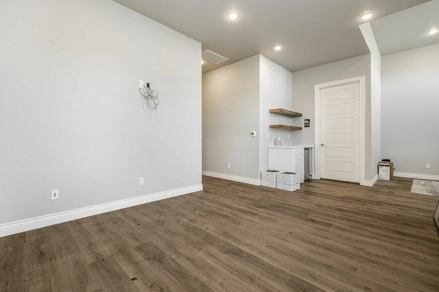 More Photos Of 2100 FM Hwy 2590, Canyon Office For Lease