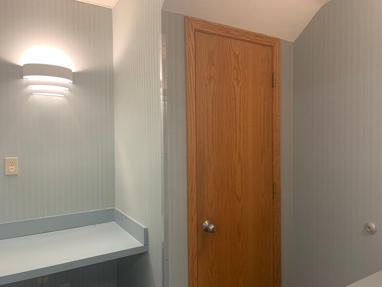 More Photos Of 36595 Detroit Rd, Avon Medical For Lease
