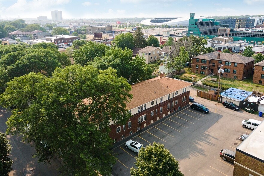Primary Photo Of 1598 Charles Ave, Saint Paul Apartments For Sale