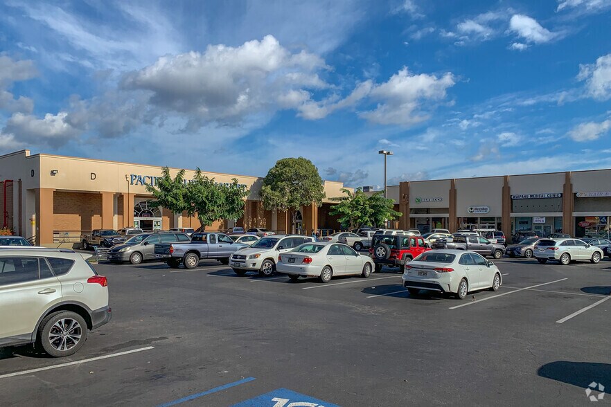 More Photos Of 94-300 Farrington Hwy, Waipahu Unknown For Lease