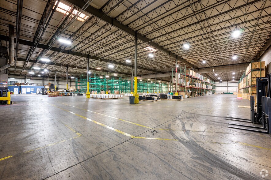 More Photos Of 2580 S 30th St, Lafayette Warehouse For Lease