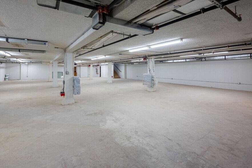 More Photos Of 43 E Main St, Alhambra Freestanding For Lease