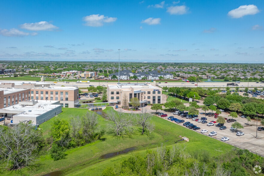 More Photos Of 22001 Southwest Freeway, Richmond Medical For Lease