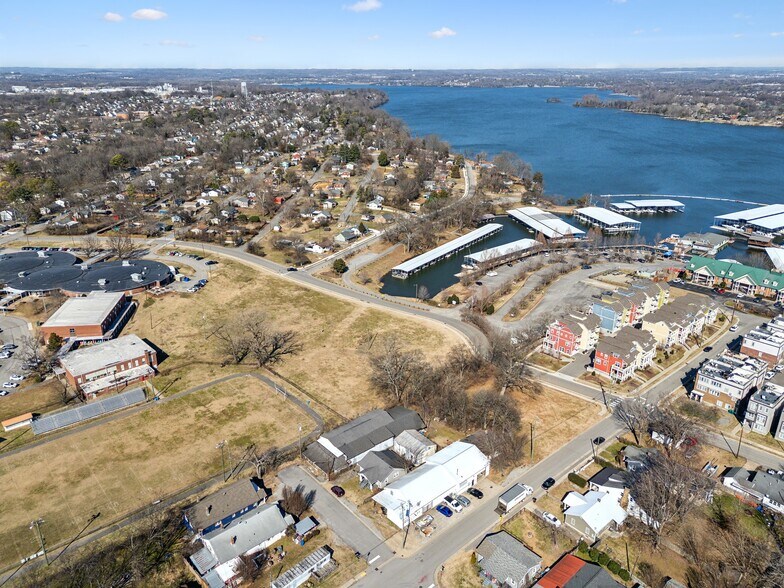 More Photos Of 207 22nd St, Old Hickory Light Distribution For Sale