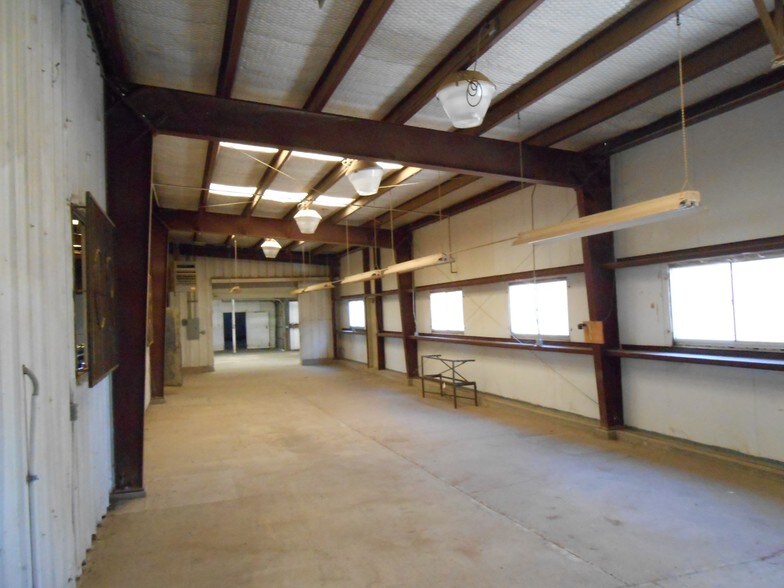 More Photos Of 301 W 44th St, Corpus Christi Manufacturing For Sale