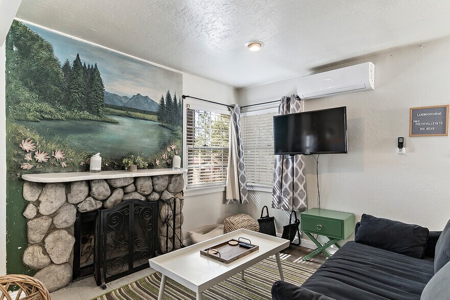 More Photos Of 586 Main St, Big Bear Lake Hotel For Sale