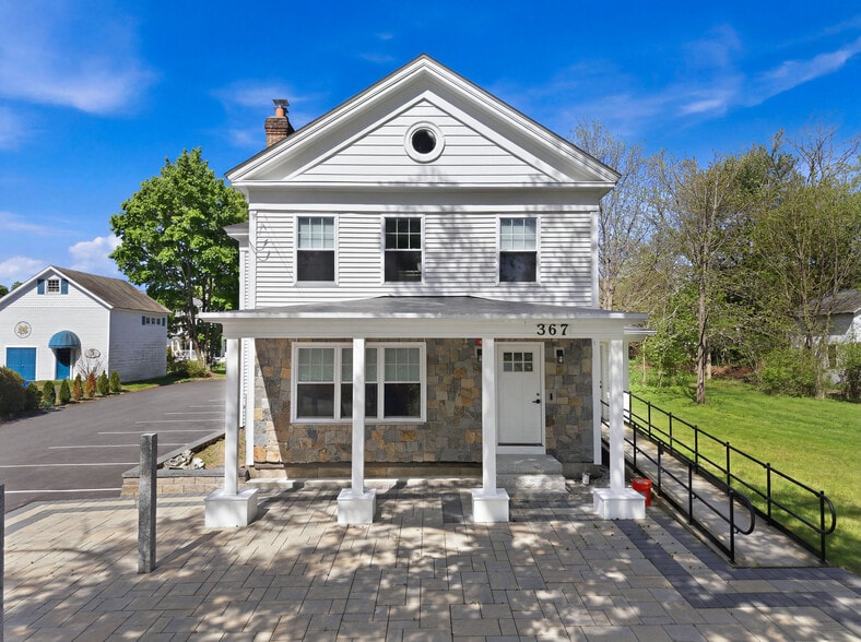 Primary Photo Of 367 Main St, Oxford Office For Sale