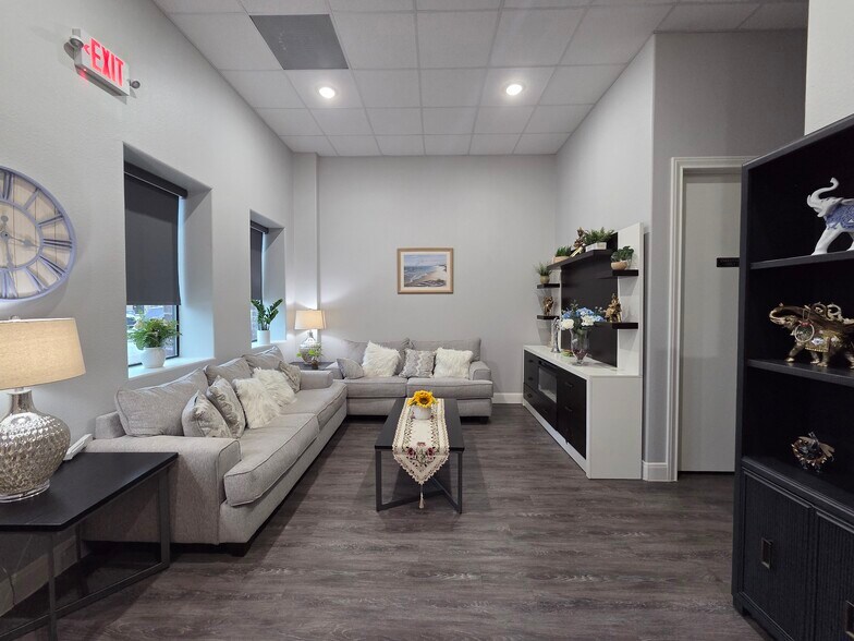 More Photos Of 350 Nursery Rd, Spring Loft Creative Space For Sale