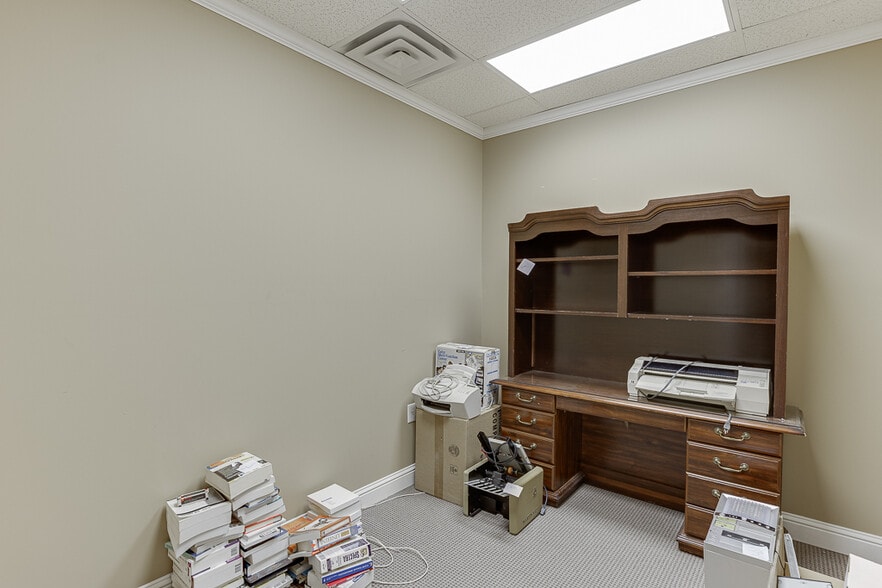 More Photos Of 743 Church St, Buford Office For Sale