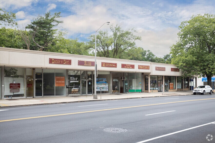 More Photos Of 132-150 Middle Neck Rd, Great Neck Storefront For Lease