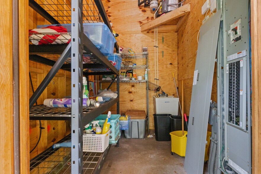 More Photos Of 6440 Cedar Ln, Brooksville Sports And Entertainment For Sale