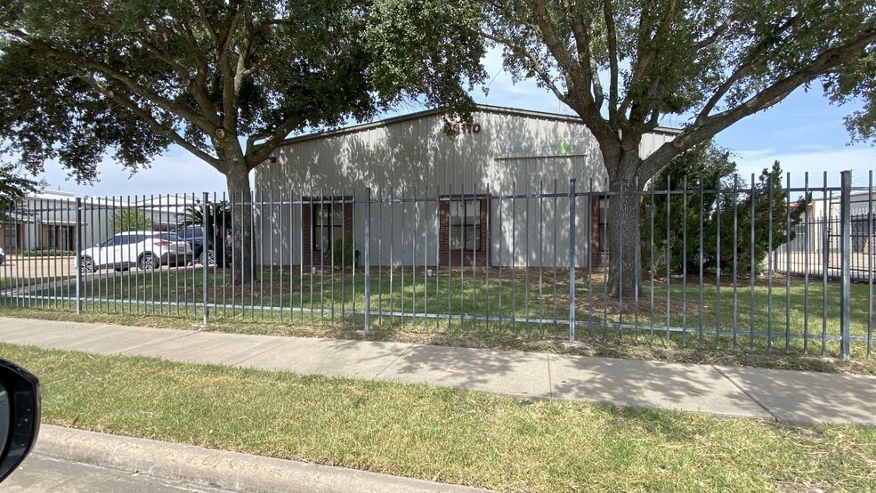 More Photos Of 13110 Mula Ct, Stafford Light Distribution For Lease