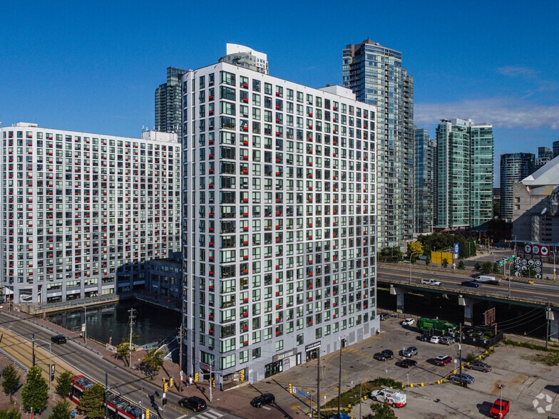 Primary Photo Of 350 Queens Quay W, Toronto Apartments For Lease