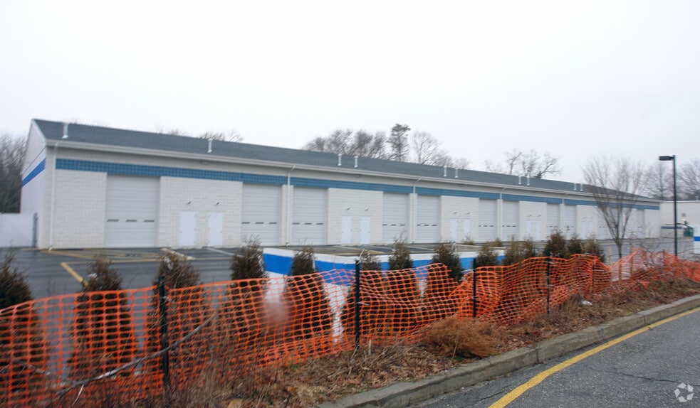 More Photos Of 1820 Route 9, Toms River Warehouse For Lease