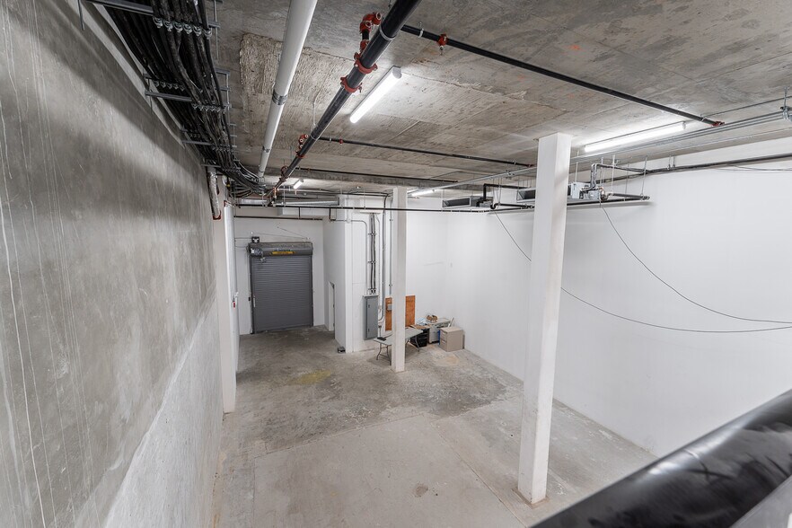 More Photos Of 243 Keefer st, Vancouver Storefront For Sale