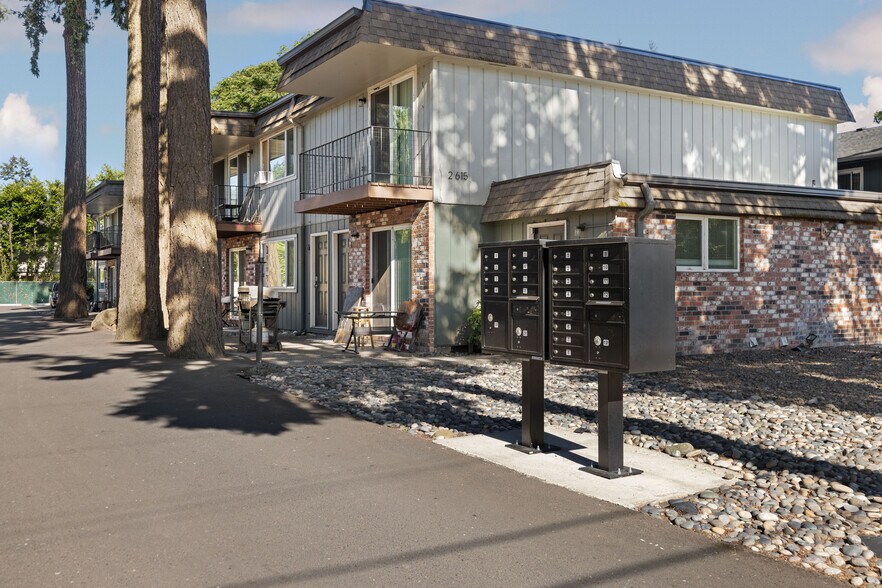 More Photos Of 2615-2631 SE 111th Ave, Portland Apartments For Sale