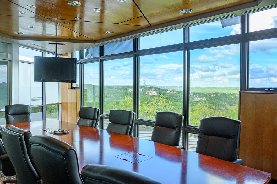 More Photos Of 8226 Bee Caves Rd, Austin Office For Sale