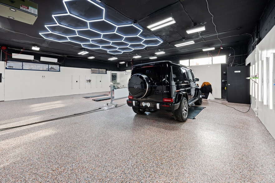 More Photos Of 180 Commerce Dr, Fairfield Auto Dealership For Sale