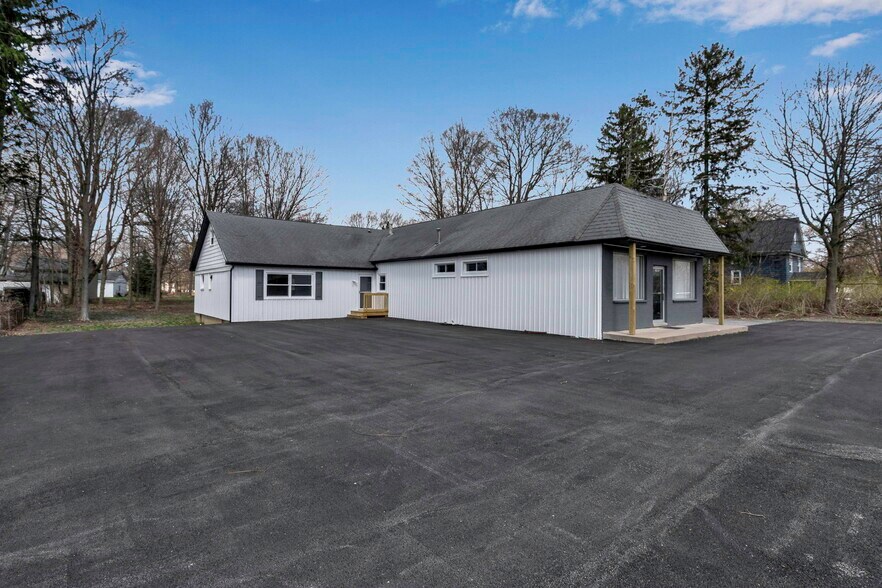 More Photos Of 12482 Broadway St, Alden General Retail For Sale