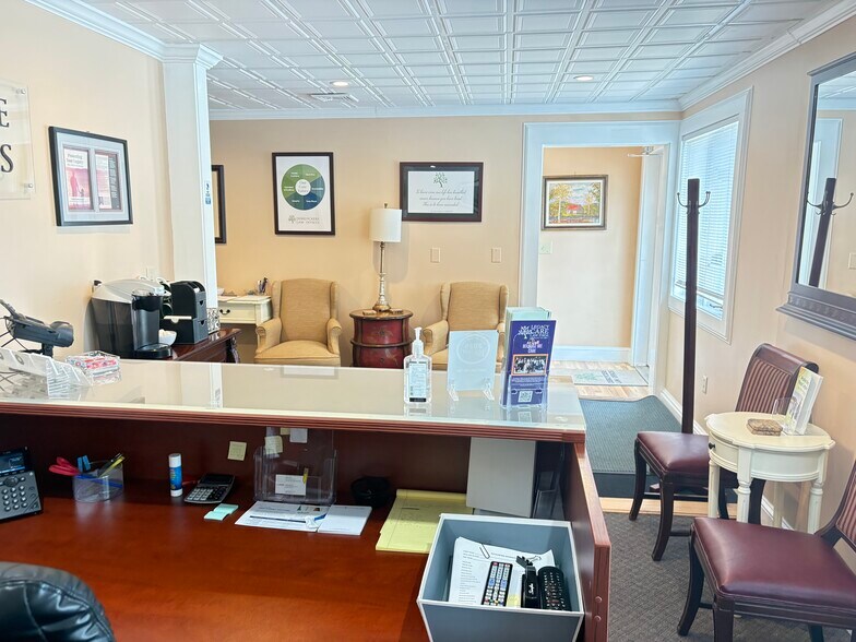 More Photos Of 76 Northeastern Blvd, Nashua Office For Sale