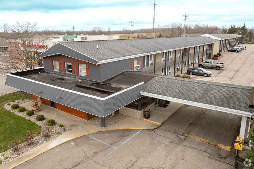 More Photos Of 1441 W Chicago Blvd, Tecumseh Restaurant For Sale