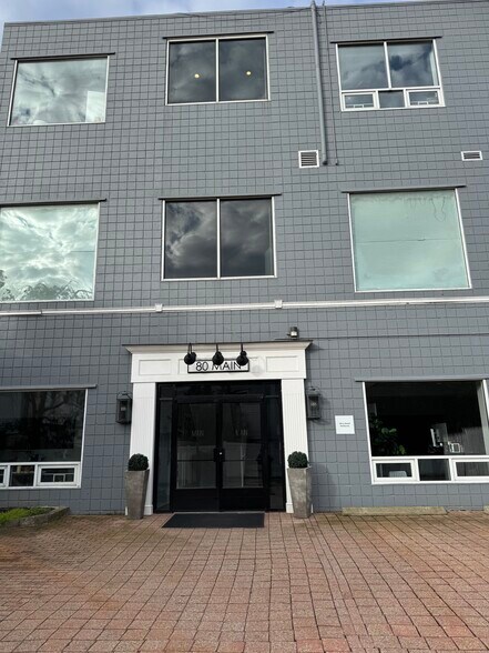 More Photos Of 80 Main St, New Canaan Storefront For Lease