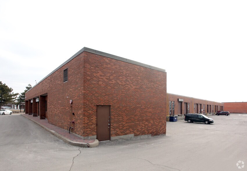 More Photos Of 7150 Torbram Rd, Mississauga Warehouse For Lease