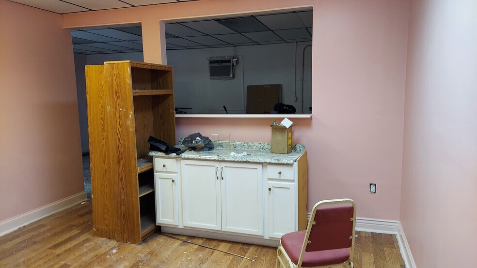 More Photos Of 2401 W Cervantes St, Pensacola General Retail For Sale