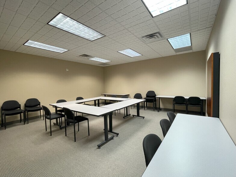 More Photos Of 14310 Northbrook Dr, San Antonio Office For Lease